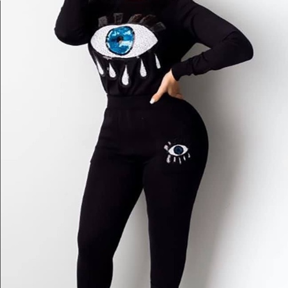 Jogging suite - Picture 3 of 3